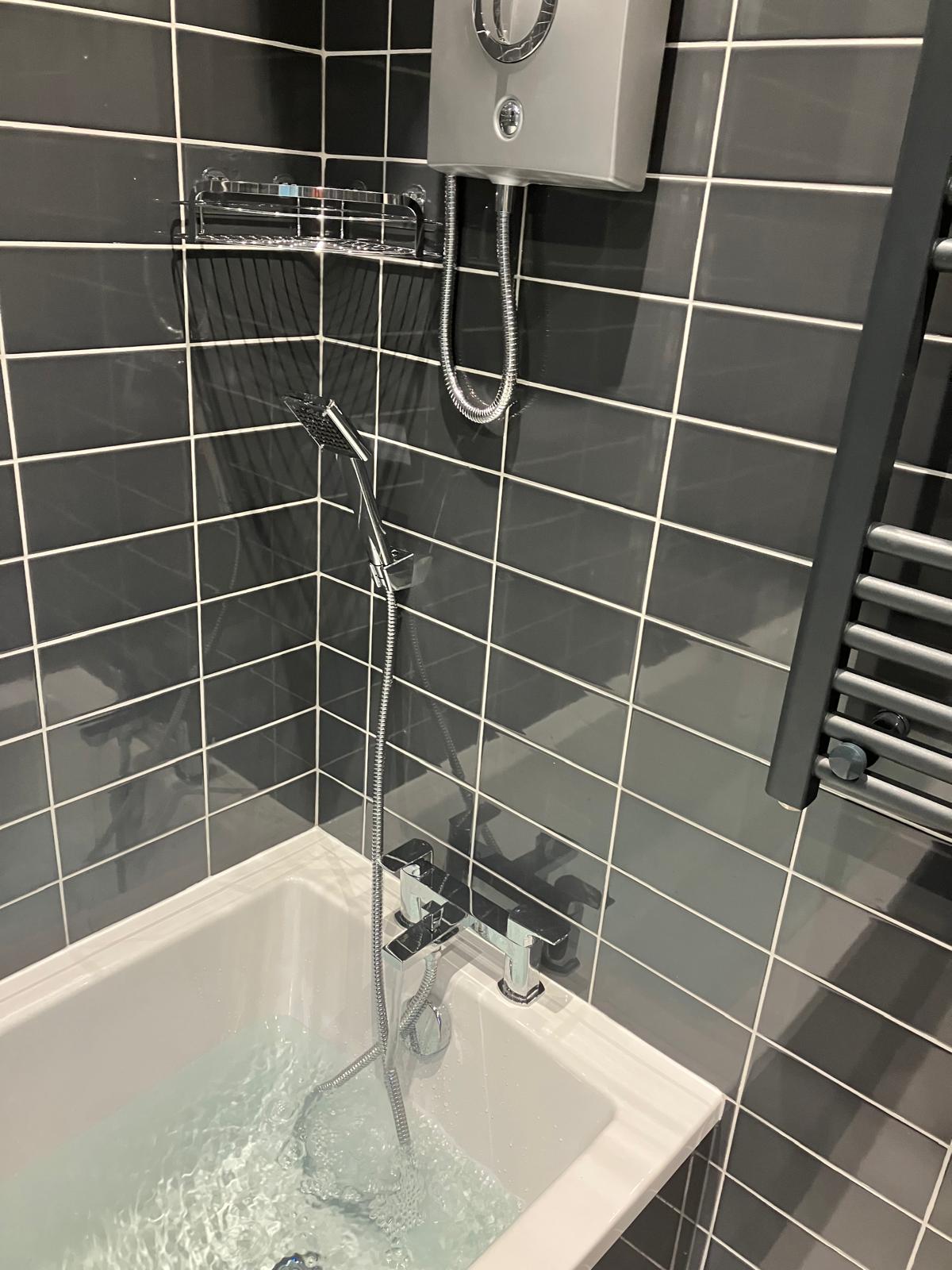 Bathroom fitting near Northampton – Aqualisa & Karndean (4)